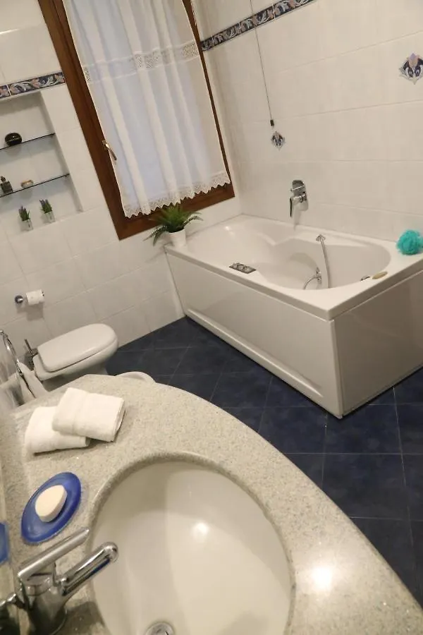 Ca Donzela Daire Venedik 0*,  İtalya